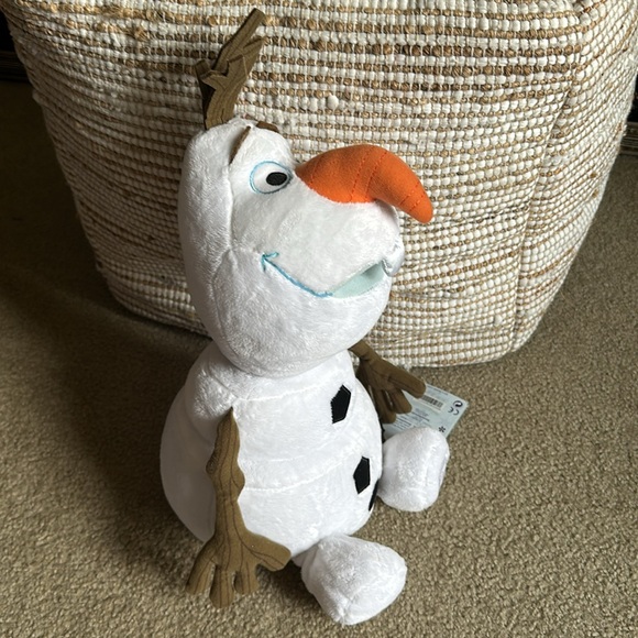 Disney’s Olaf stuffed toy - Picture 5 of 5